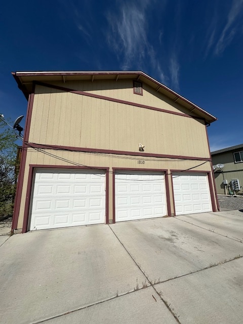 Building Photo - 1210 W Newlands Dr
