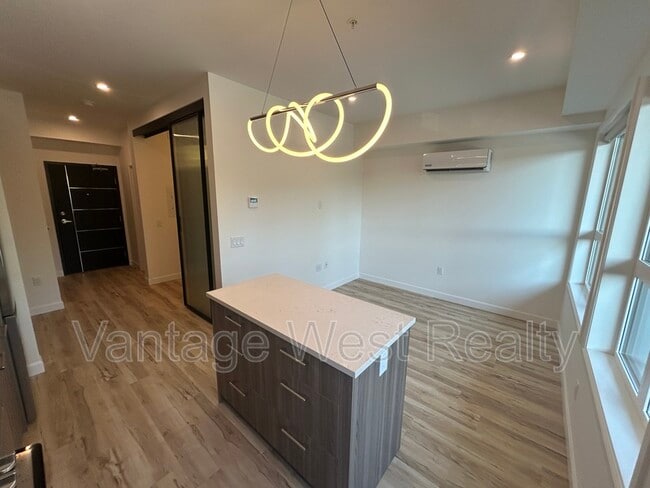 Building Photo - 630-630 Boynton Pl
