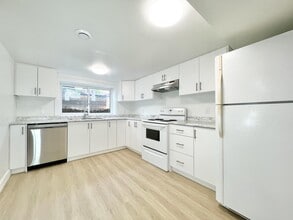 Building Photo - 428 Thorold Rd