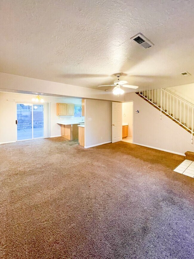 Building Photo - Charming 2 Bedroom Home in Prime Location Near Schools & Shopping