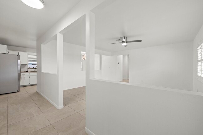 Building Photo - 3827 Barkis Ave