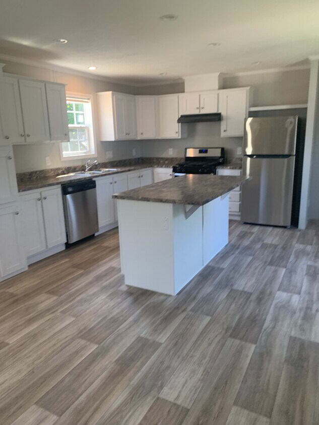 815 W Douglas Rd, Mishawaka, IN 46545 House for Rent in Mishawaka, IN