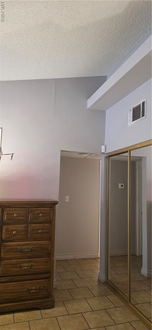 Building Photo - 2297 E Desert Inn Rd