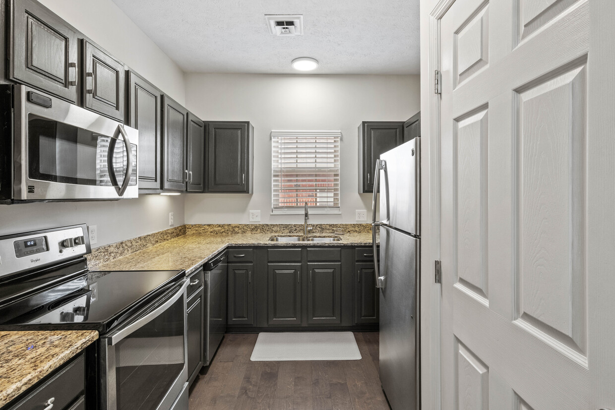 Photo - 4805 Lyons View Pike (Knoxville, TN)