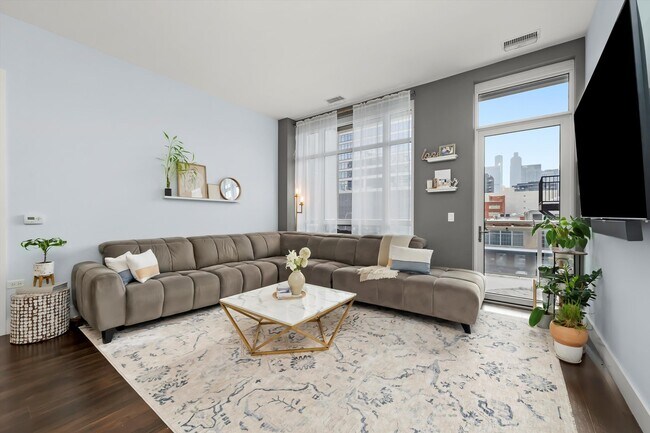 Foto del edificio - 367 W Locust St