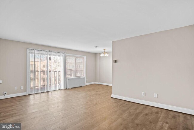 Building Photo - 1005 Chillum Rd