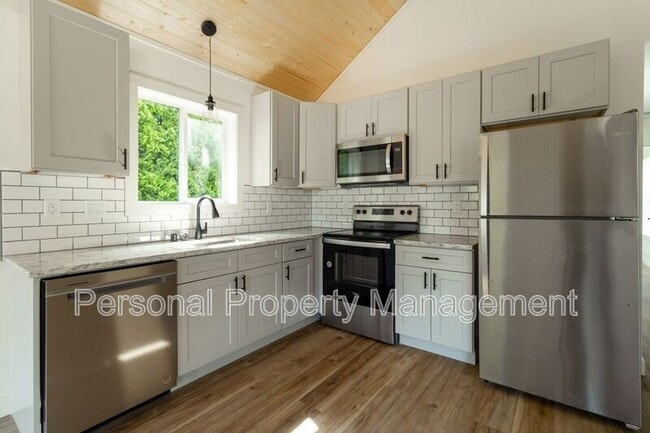 Foto del edificio - 8005 NE 32nd St