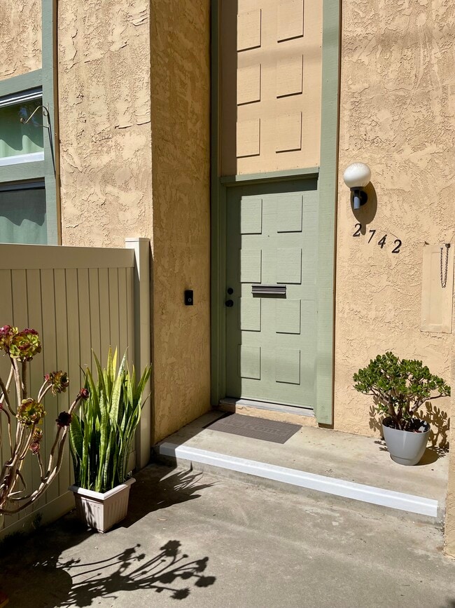 Entrance external - 2742 Meadow Lark Dr