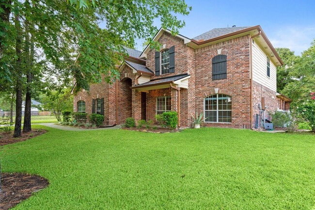 Building Photo - Resort-Style Living on Over an Acre W/ Too...
