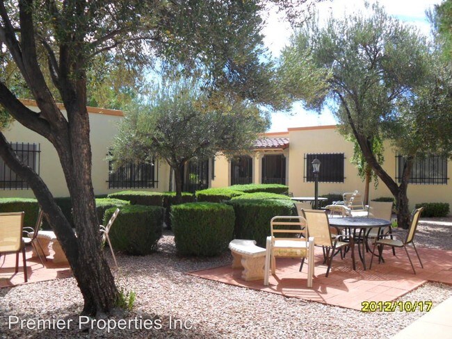 Building Photo - 180 W Calle del Ano