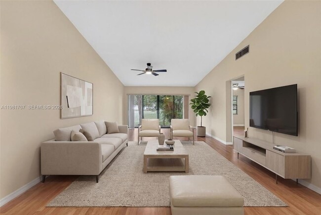 Building Photo - 9315 Wedgewood Dr