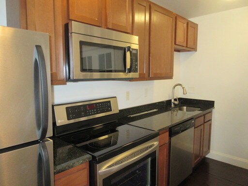 Building Photo - 1490 Neil Ave
