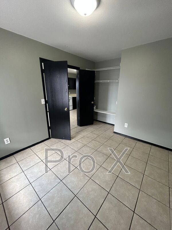 Foto del edificio - 1414 S Powell St