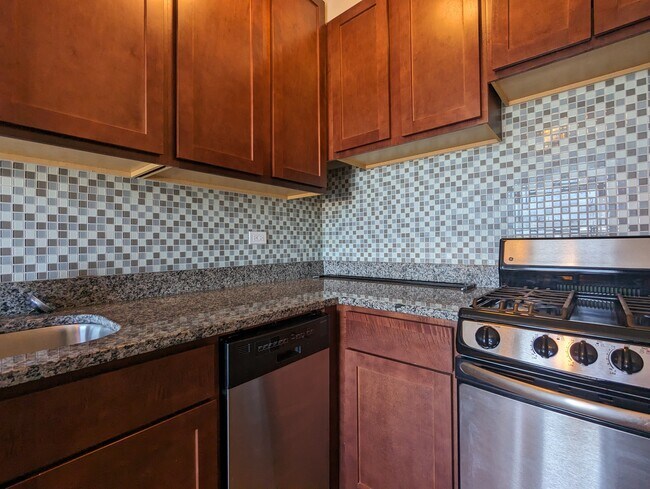 Foto del edificio - 556 W Arlington Pl