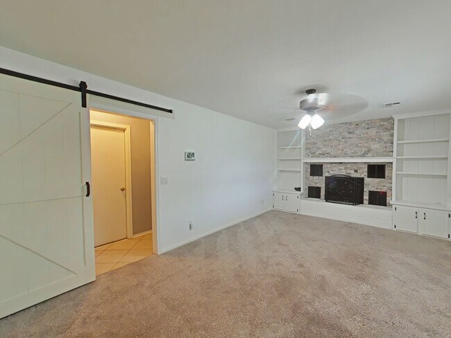 Foto del edificio - 4914 SE Hardin Ave