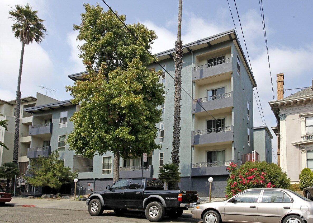 Foto del edificio - Fontana Lee East Apartments