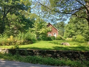 Building Photo - 30 Searles Hill Rd