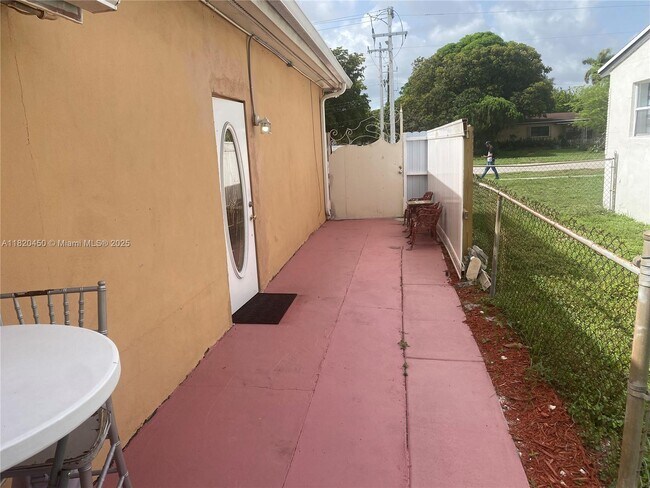 Foto del edificio - 000E SW 25th St