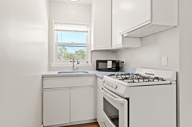 Foto del edificio - 170 Belleview Dr