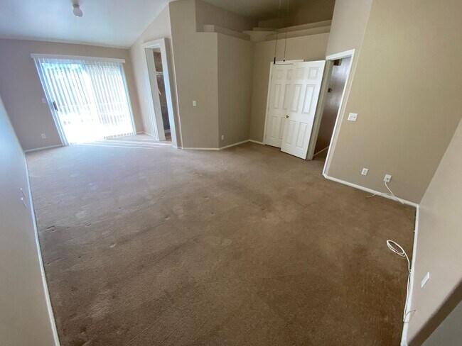Building Photo - Beautiful 3 bed/2 bath home located in the...