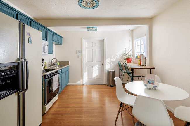 Foto del edificio - 5655 Encelia Dr