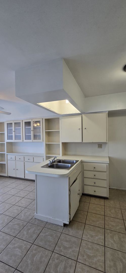 Foto del edificio - 2 Bed, 1 Bath Cozy Home in Vista!