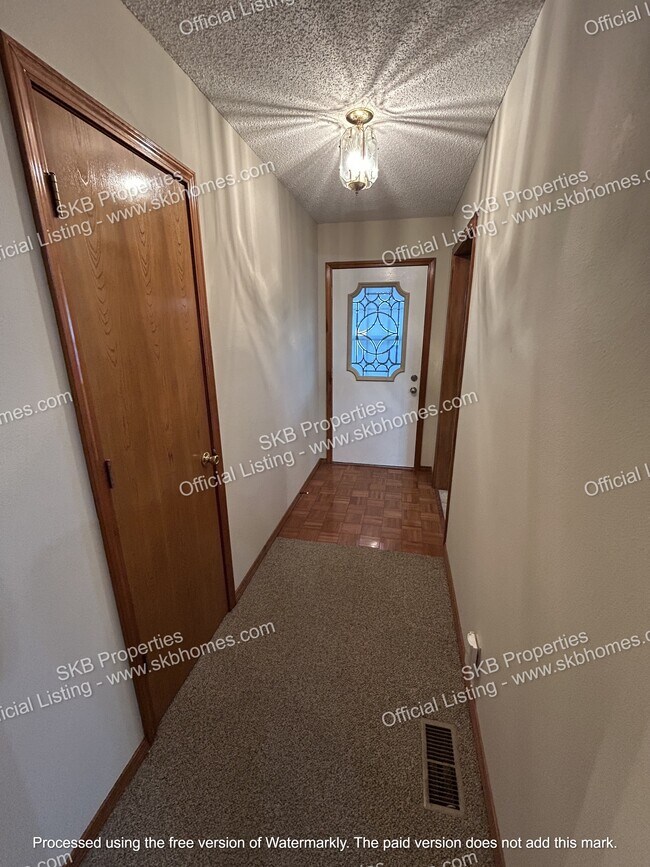 Foto del edificio - 3417 Ridge Dr
