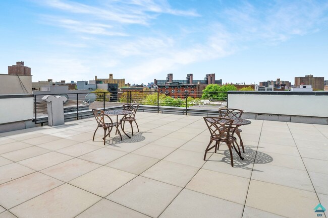 Building Photo - 34 Melrose St