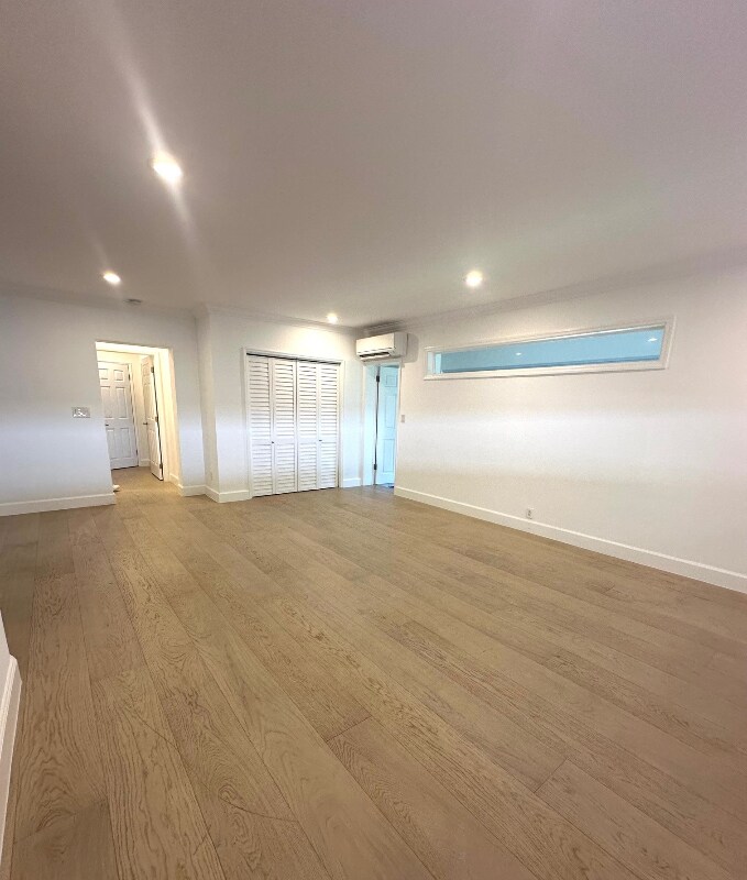 Primary Photo - 1 Harbour Way