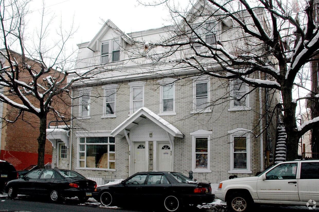 Building Photo - 618-620 W Chew St