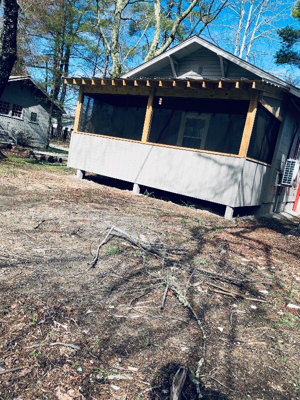 Building Photo - 1418 Greenville Hwy