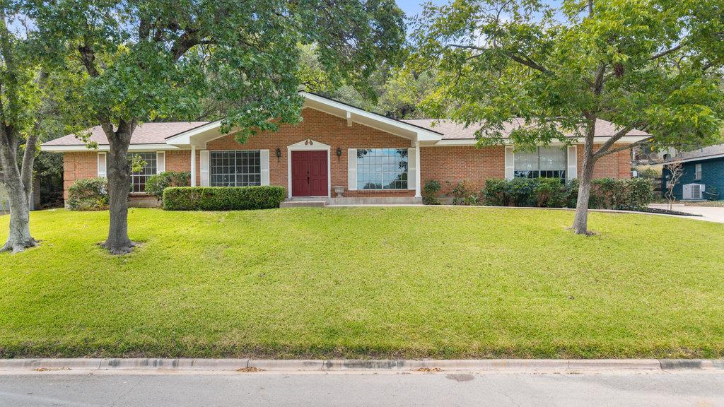 Foto principal - 1601 Cliffside Dr