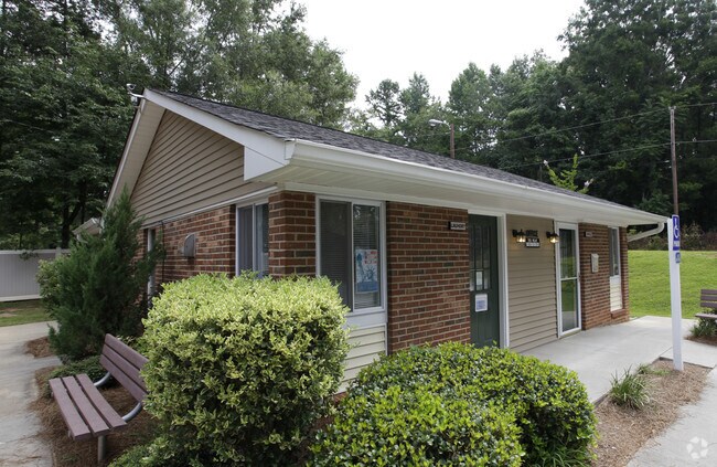 Building Photo - York Townhouses