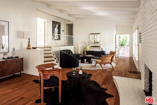 Building Photo - 5657 Valley Oak Dr