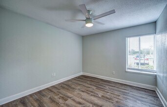 Interior Photo - Everest Gardens