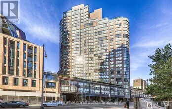 Building Photo - 24-624 Wellesley St W