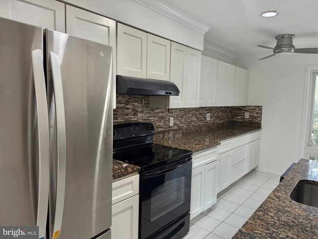 Foto del edificio - 9759 Lake Shore Dr