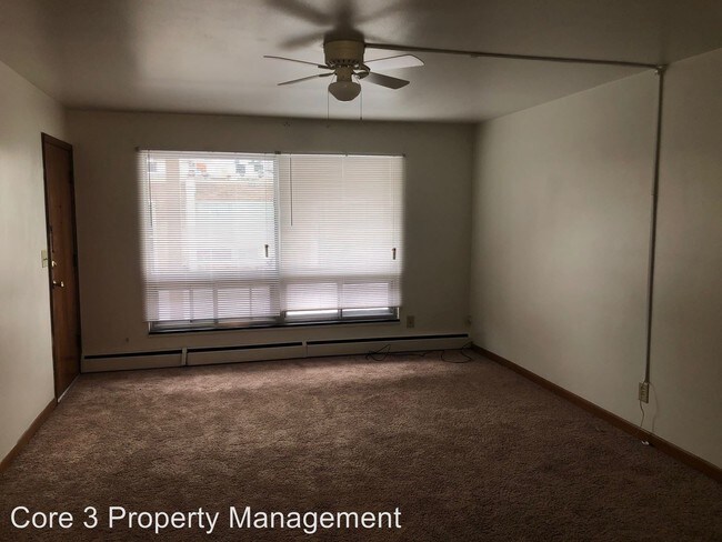 Building Photo - 231 Robinhood Ln