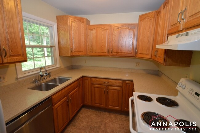 Building Photo - 423 hillsmere drive