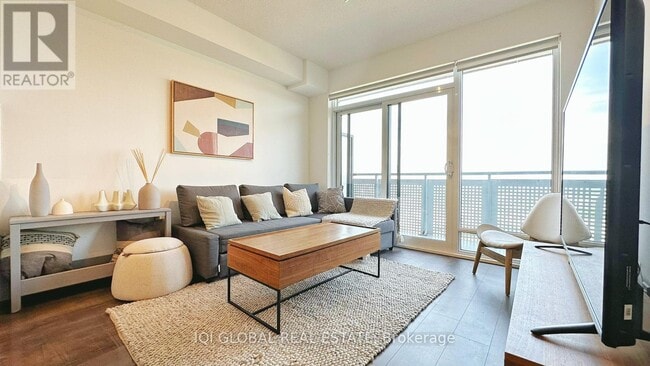 Photo du bâtiment - 2520-2520 Eglinton Ave W