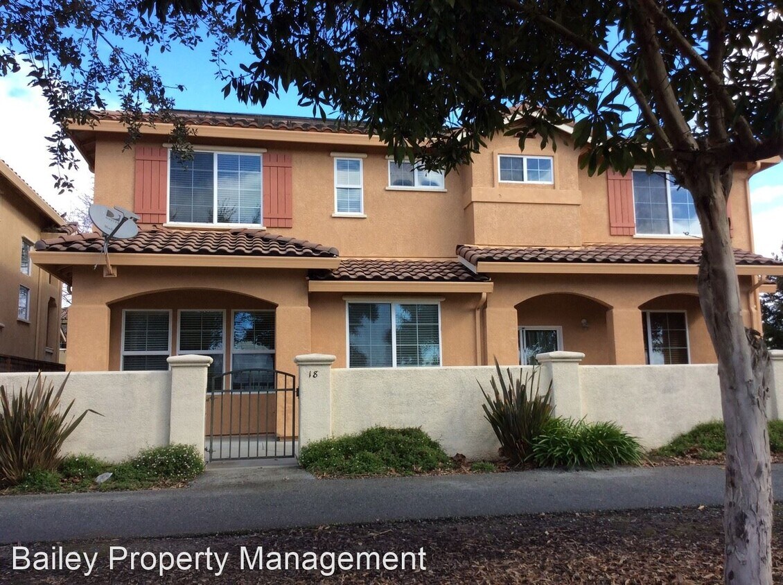 3 br, 2.5 bath House 184 Franich Dr. House for Rent in Watsonville
