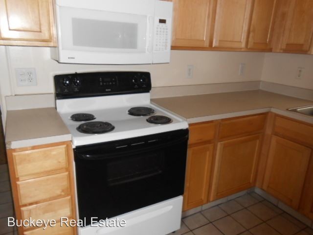 Building Photo - 5 br, 2 bath House - 123 E. Lane Ave.