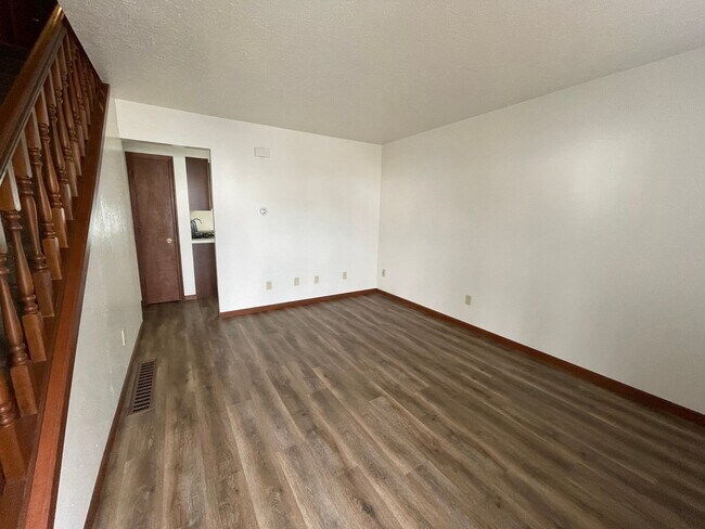 Building Photo - 519-F S Silverwood Lane