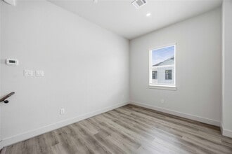 Building Photo - 4606 Indie Hts Ln