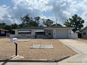 Building Photo - 10502 Laburnum Dr