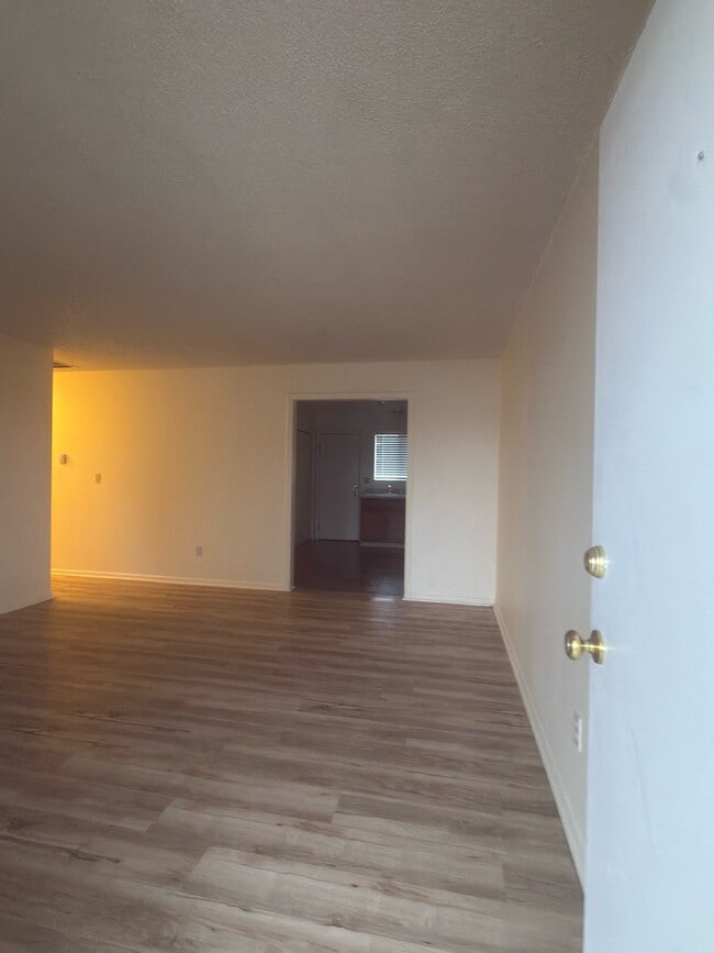 Foto del edificio - 5977 Marius Dr