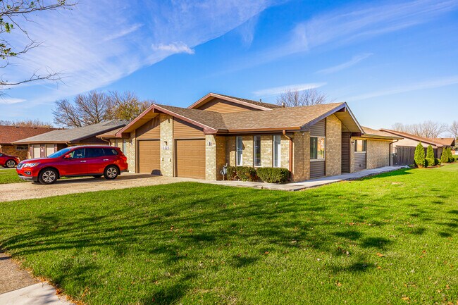 Exterior del dúplex - Parkview Estates