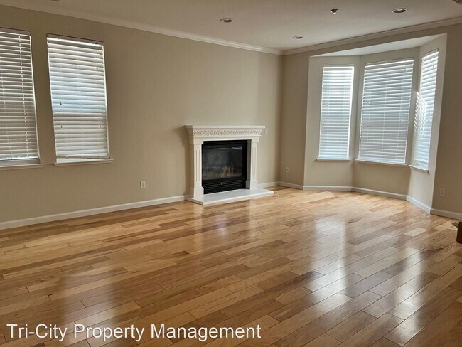 Foto del edificio - 4 br, 2.5 bath House - 6011 Hillbrook Place