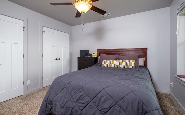 Building Photo - 4817 NE Sherman Ln