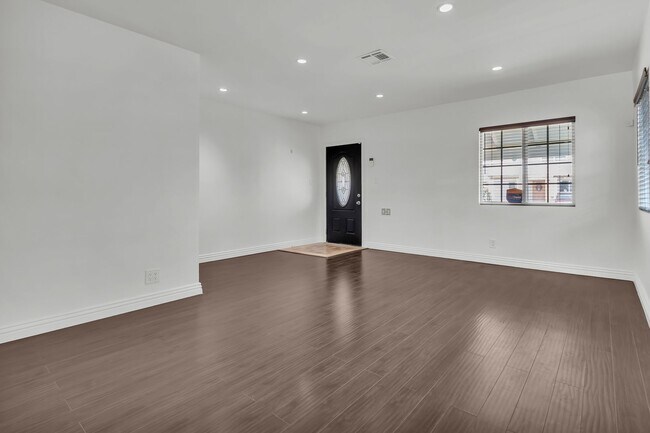 Foto del edificio - 4818 138th St